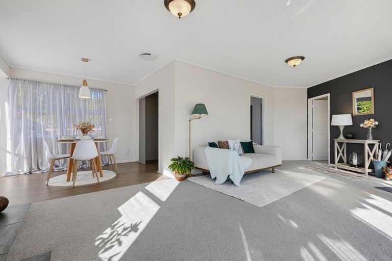 Photo of property in 38 Sunvue Road, Glen Eden, Auckland, 0602