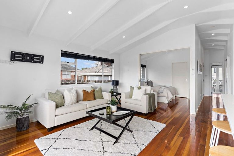 Photo of property in 1/6 Mcleod Road, Weymouth, Auckland, 2103