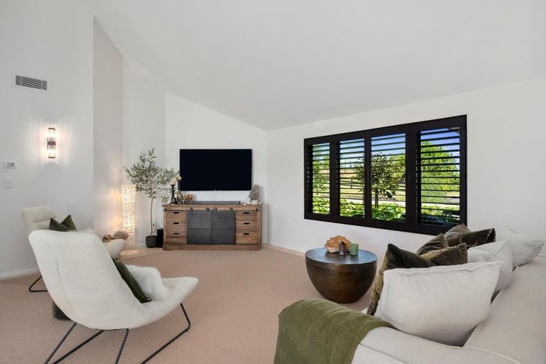 Photo of property in 903 Old North Road, Waimauku, 0882