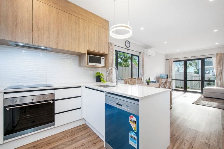 Photo of property in 5/66 Swanson Road, Henderson, Auckland, 0610