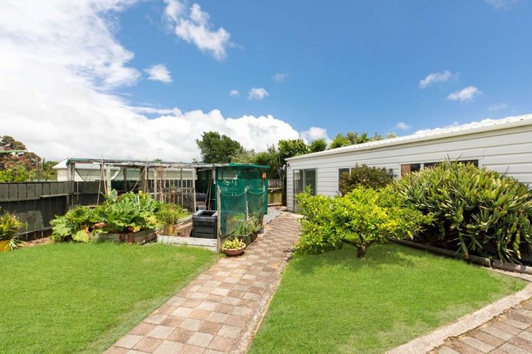 Photo of property in 1 James Bright Lane, Waiuku, 2123