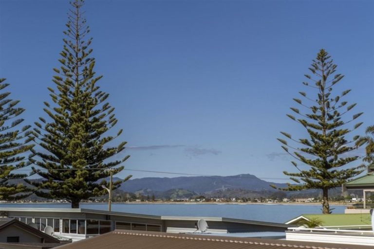 Photo of property in 6 Centennial Drive, Whitianga, 3510