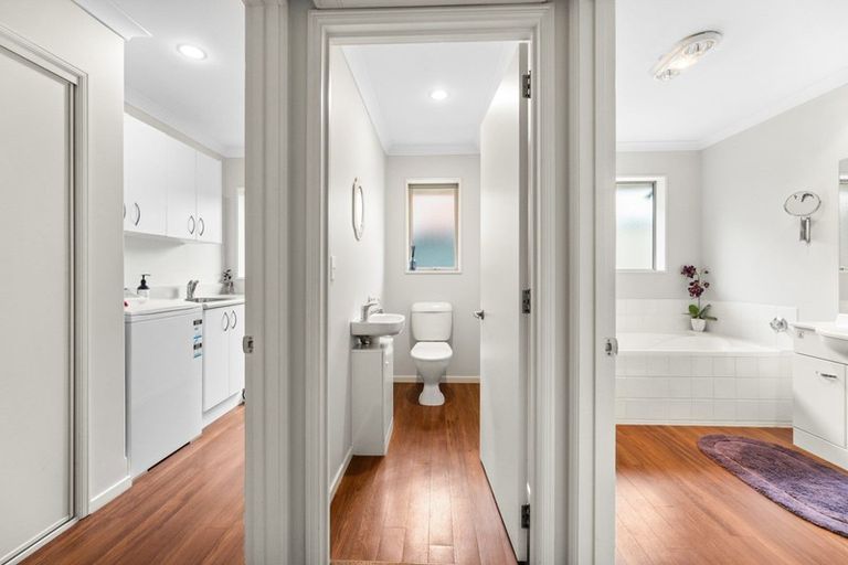 Photo of property in 92 Willowview Drive, Redwood, Christchurch, 8051