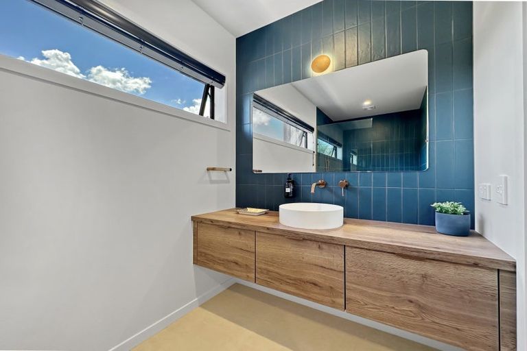 Photo of property in 14 The Fairways, Kinloch, Taupo, 3377