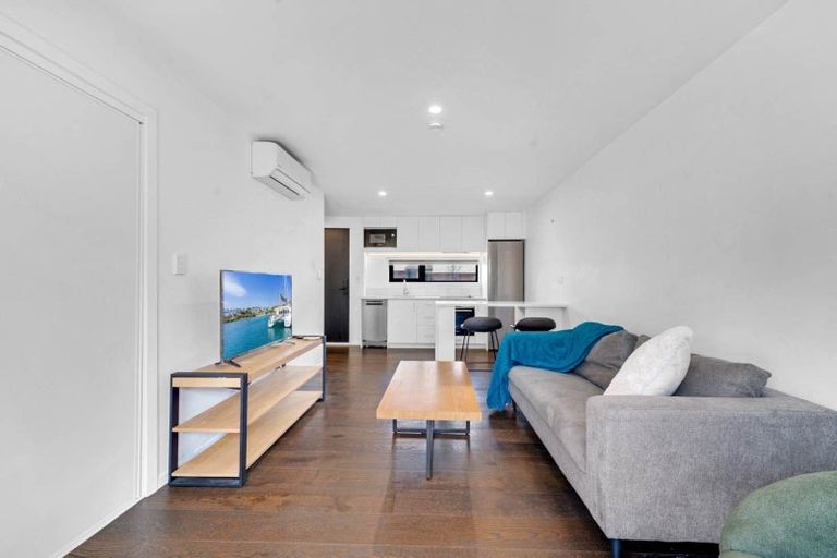 Photo of property in 112 Te Puketoka Lane, Mangere, Auckland, 2022