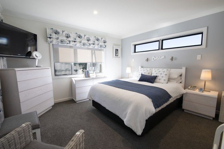 Photo of property in 2 Gregory Grove, Clive, 4102