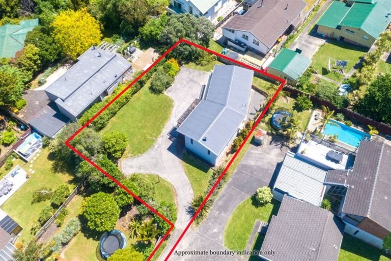 Photo of property in 9 Rosecamp Road, Beach Haven, Auckland, 0626