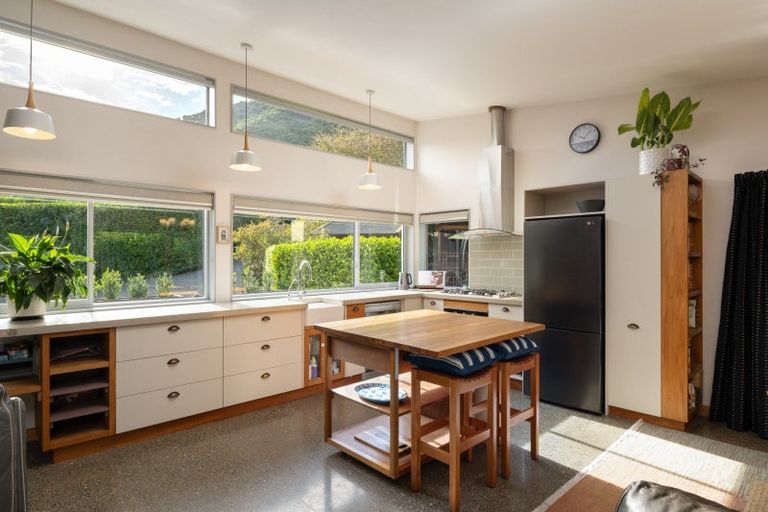 Photo of property in 24 Waimarama Street, Waikawa, Picton, 7220
