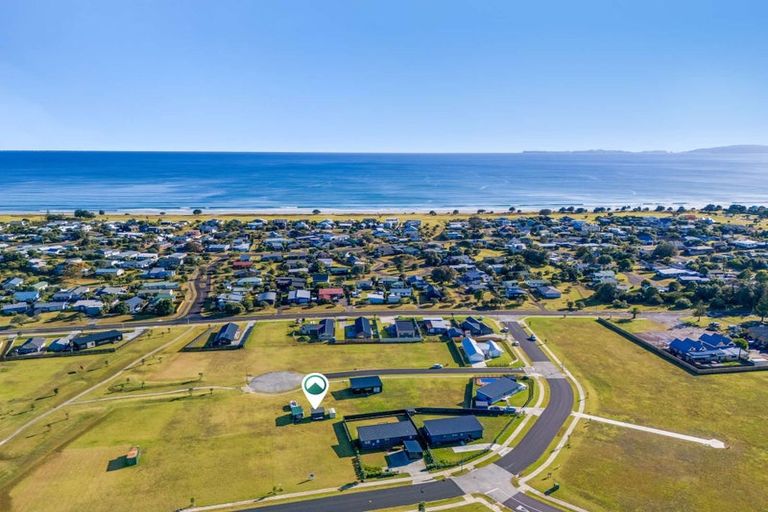 Photo of property in 7 Riria Way, Matarangi, 3592