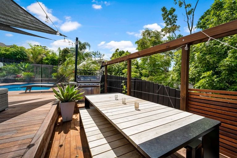 Photo of property in 27 Macnay Way, Murrays Bay, Auckland, 0630