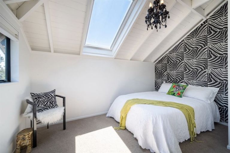 Photo of property in 16 Wainoni Heights, Greenhithe, Auckland, 0632