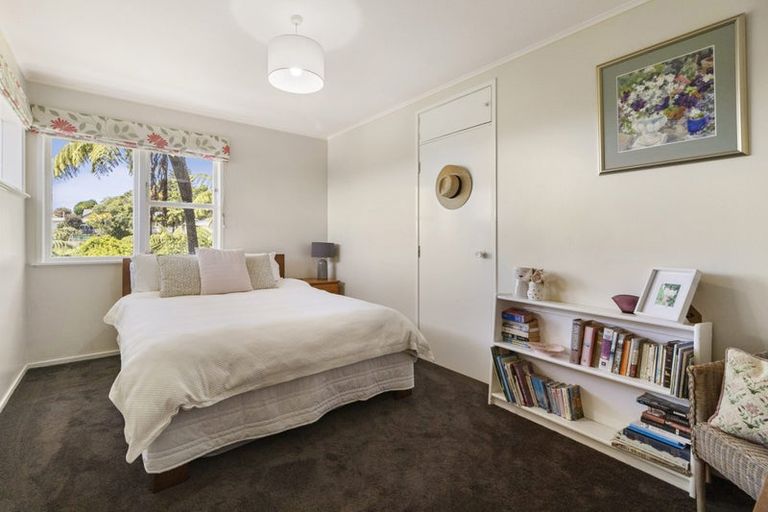 Photo of property in 58 Homewood Crescent, Karori, Wellington, 6012