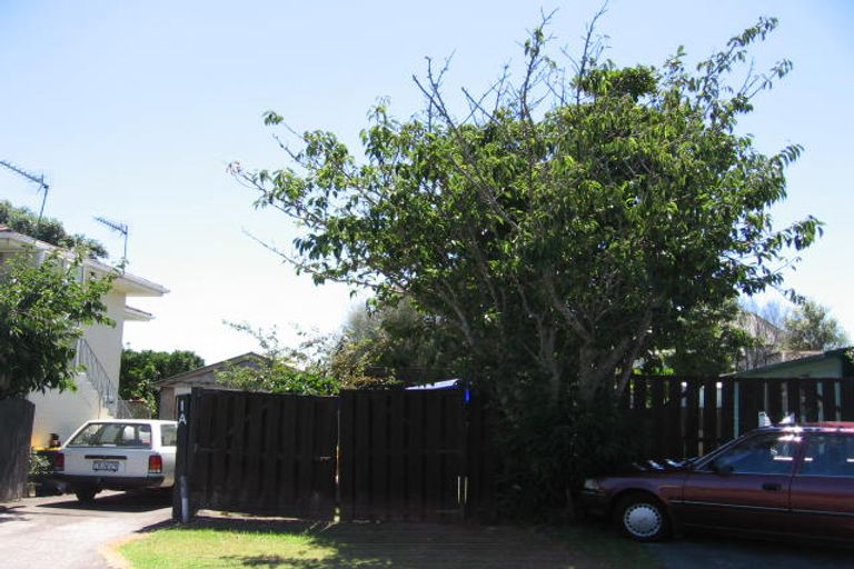 Photo of property in 1a Woodbridge Lane, Milford, Auckland, 0620