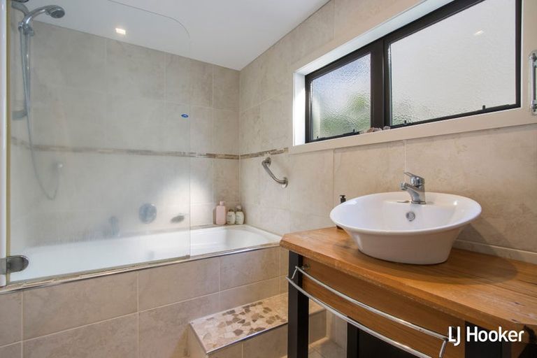 Photo of property in 28 Ocean View Road, Waihi Beach, 3611