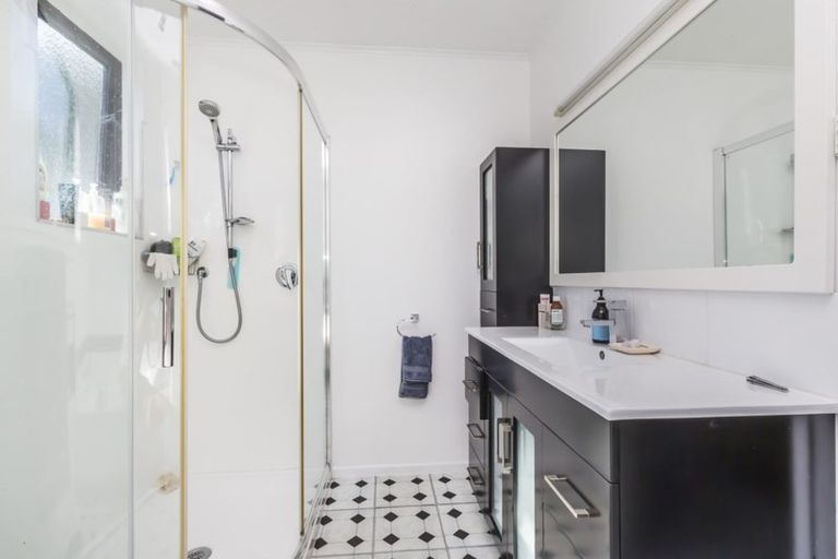 Photo of property in 20 Eskdale Road, Papakowhai, Porirua, 5024