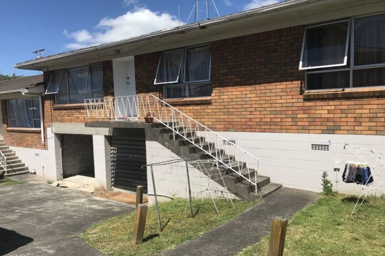 Photo of property in 3/178 Chivalry Road, Glenfield, Auckland, 0629