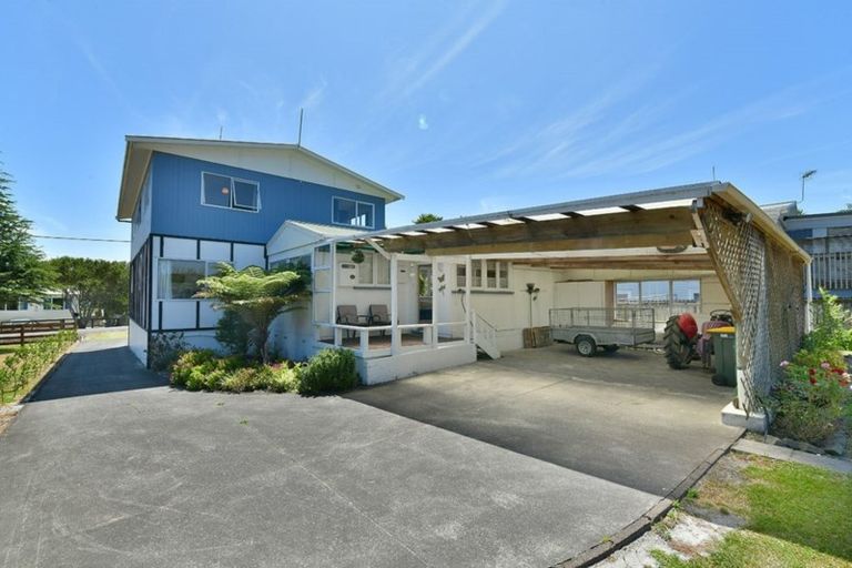 Photo of property in 27 James Mcleod Road, Shelly Beach, South Head, 0874