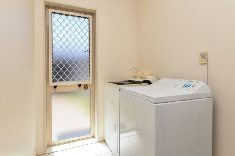 Photo of property in 3 Halcione Close, Flagstaff, Hamilton, 3210