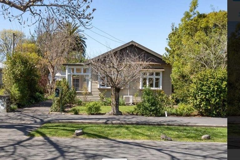 Photo of property in 6 Norwood Street, Beckenham, Christchurch, 8023