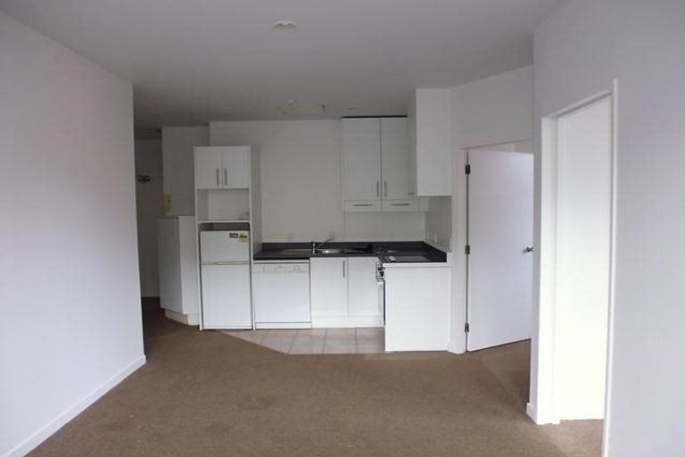 Photo of property in Terrace Tower Apartments, 3e/126 The Terrace, Wellington Central, Wellington, 6011