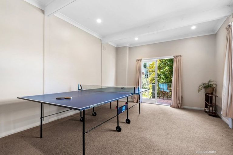 Photo of property in 23 Tio Tio Road, Miramar, Wellington, 6022