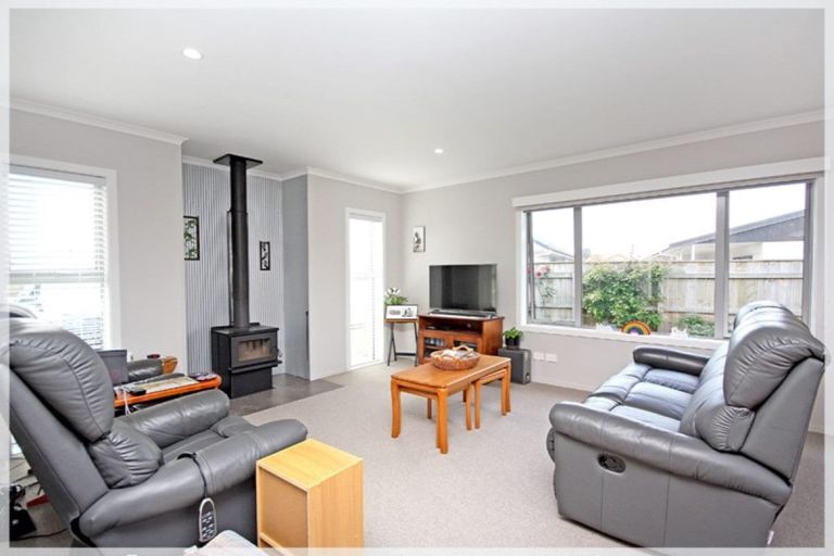 Photo of property in 26 Forbes Road, Foxton Beach, Foxton, 4815