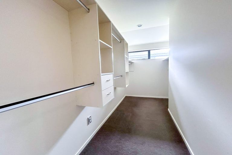 Photo of property in 21 Namsan Close, Fairview Heights, Auckland, 0632