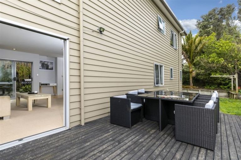 Photo of property in 8 Roy Maloney Drive, Henderson, Auckland, 0612