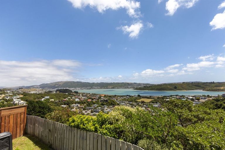 Photo of property in 16 Solway Place, Papakowhai, Porirua, 5024
