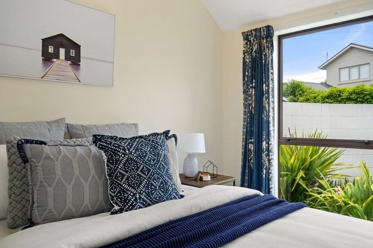 Photo of property in 2/7a Medbury Terrace, Fendalton, Christchurch, 8041