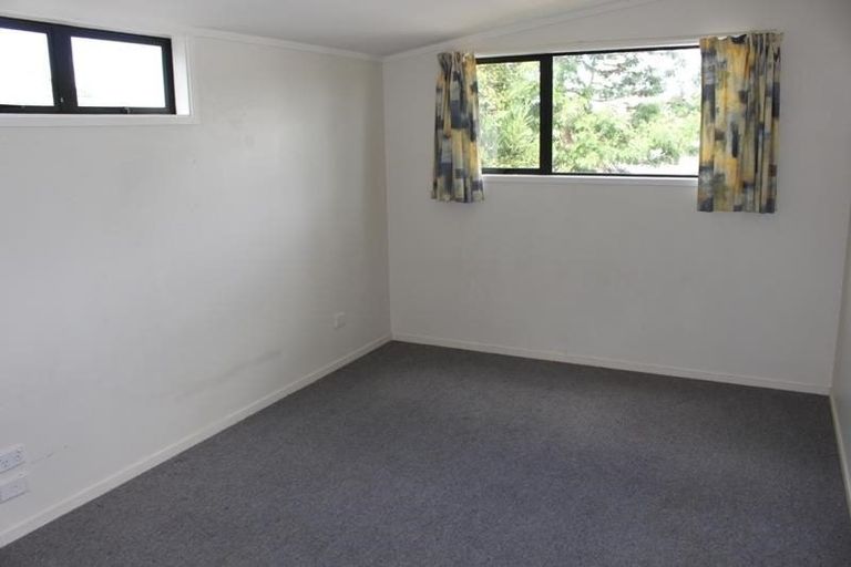Photo of property in 53 Triangle Road, Massey, Auckland, 0614