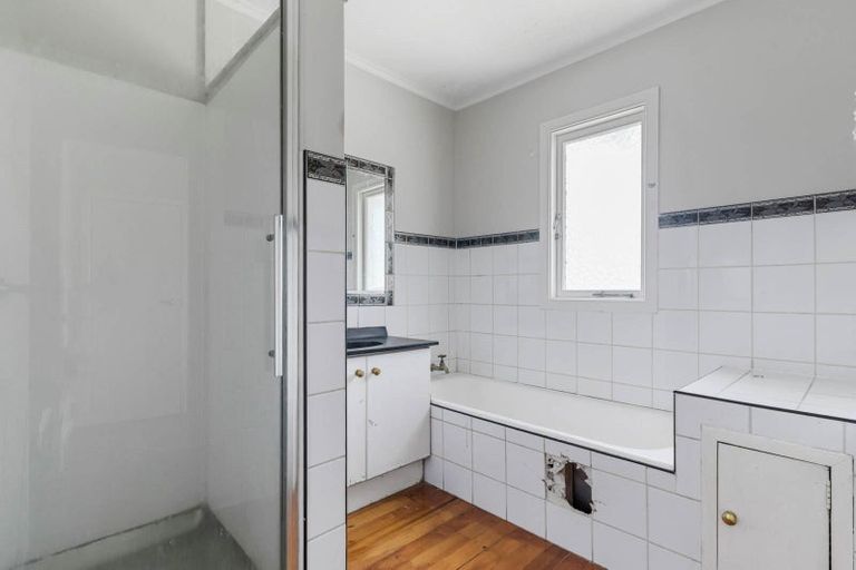 Photo of property in 12 Laureston Avenue, Papatoetoe, Auckland, 2025