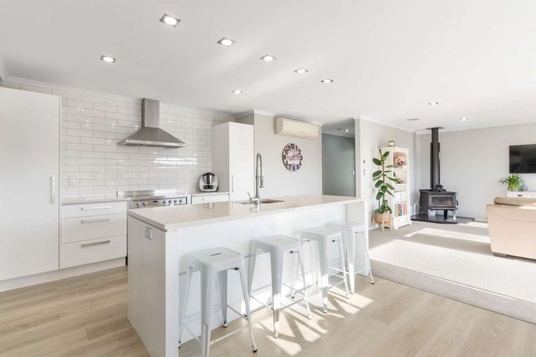 Photo of property in 17 Eyrewell Road, Pegasus, 7612