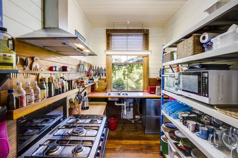 Photo of property in 1 Lawrence Road, Hospital Hill, Napier, 4110