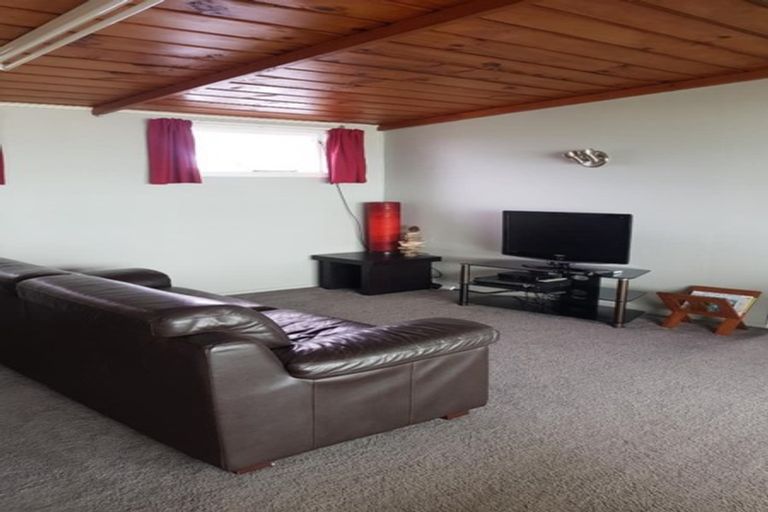 Photo of property in 7 Messenger Terrace, Oakura, 4314