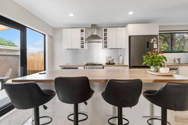 Photo of property in 4 Thackeray Place, Owhata, Rotorua, 3010