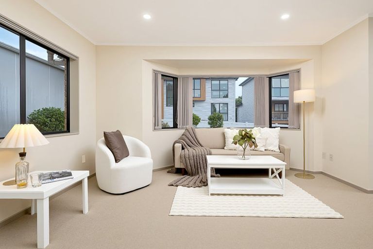 Photo of property in 2/27 Rata Street, New Lynn, Auckland, 0600