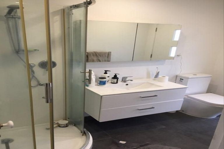 Photo of property in 1/23 College Road, Northcote, Auckland, 0627