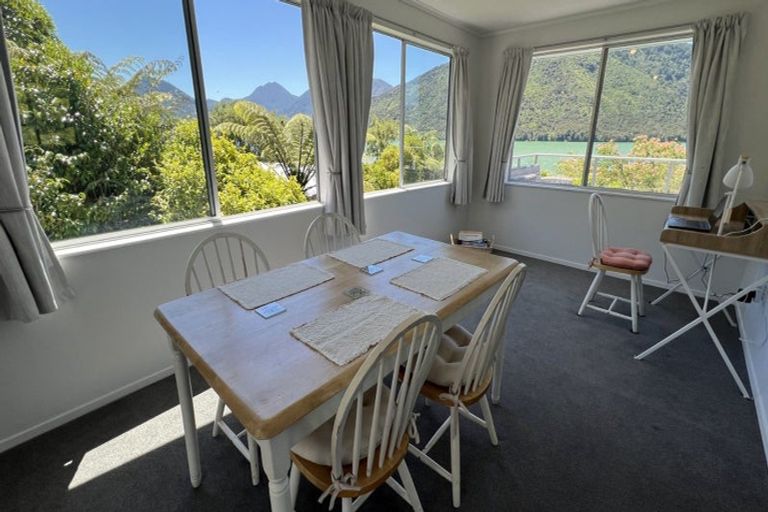 Photo of property in 685 Queen Charlotte Drive, Havelock, Picton, 7281