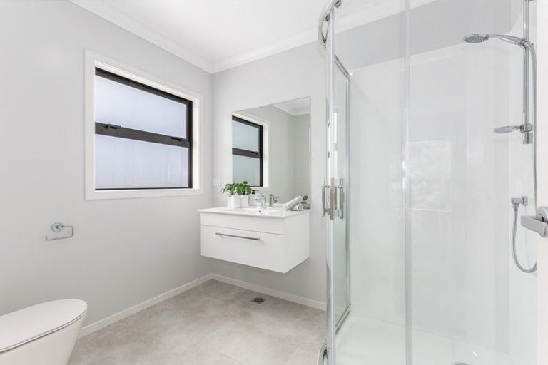 Photo of property in 142 Jamaica Drive, Grenada North, Wellington, 5028