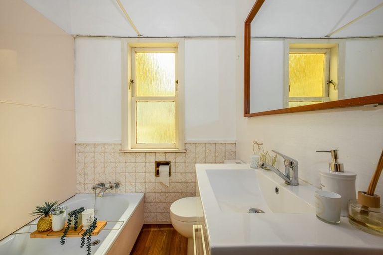 Photo of property in 7 Coates Street, Tawa, Wellington, 5028