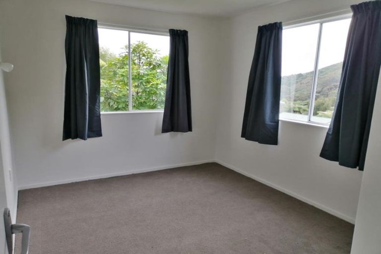 Photo of property in 13 Haven Grove, Naenae, Lower Hutt, 5011