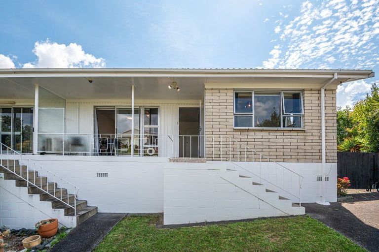 Photo of property in 1/23 Taitua Drive, Te Atatu South, Auckland, 0610