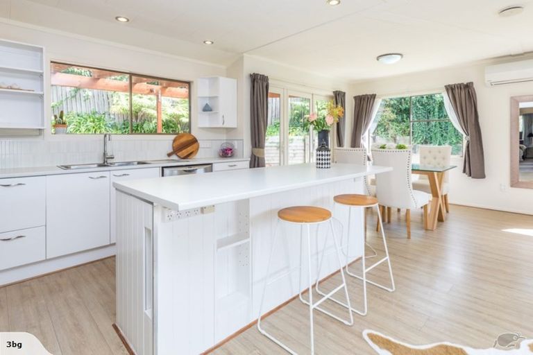 Photo of property in 1/62 Stapleford Crescent, Browns Bay, Auckland, 0630