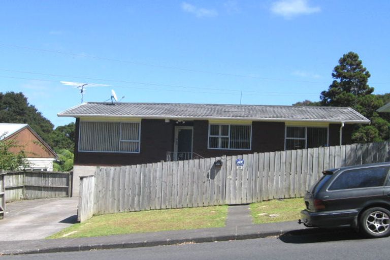 Photo of property in 55 Easton Park Parade, Glenfield, Auckland, 0629