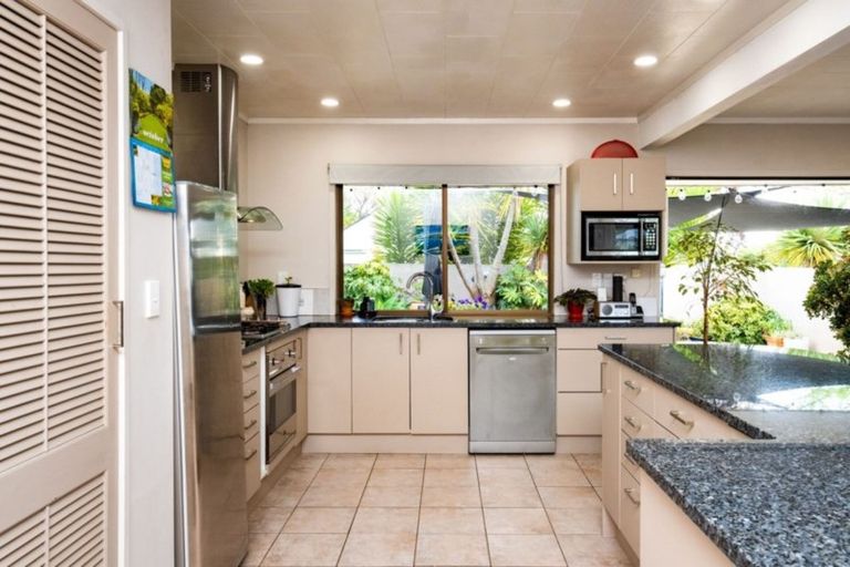 Photo of property in 8 Mckeefry Avenue, Greenmeadows, Napier, 4112