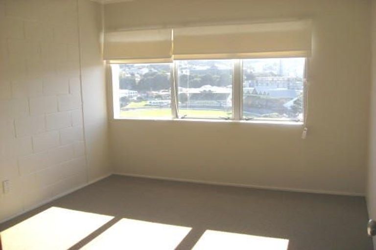 Photo of property in Melksham Towers, 902/131 Brougham Street, Mount Victoria, Wellington, 6011