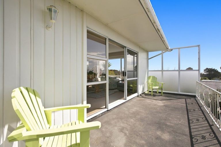 Photo of property in 7 Montana Place, Merrilands, New Plymouth, 4312