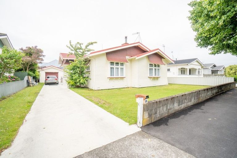 Photo of property in 19 South Street, West End, Palmerston North, 4410