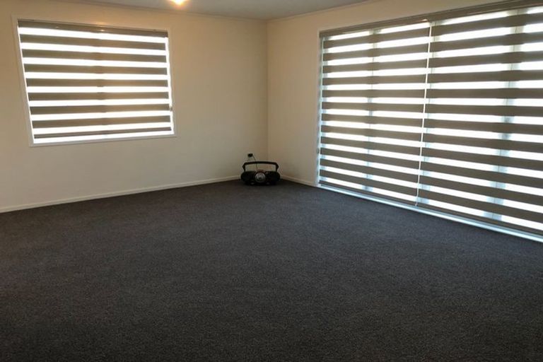 Photo of property in 38 Oreil Avenue, West Harbour, Auckland, 0618
